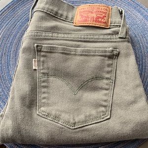 Levi’s Olive 710 Super Skinny Jean Size 28